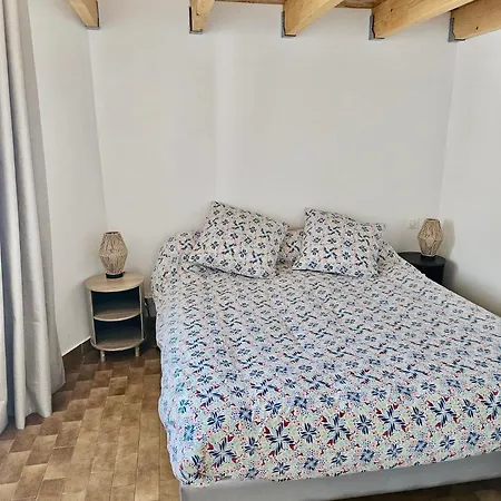 Climatise Face Avec Parking, Marseillan (Herault)